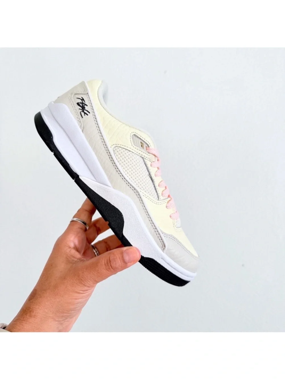 Nike Jordan Flight Court Cream & Pink Low-Top Sneaker Women’s Size 9